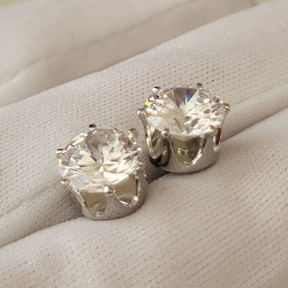 Earrings Silver Tone Crystal Stud Earrings #0390 - Picture 3 of 10
